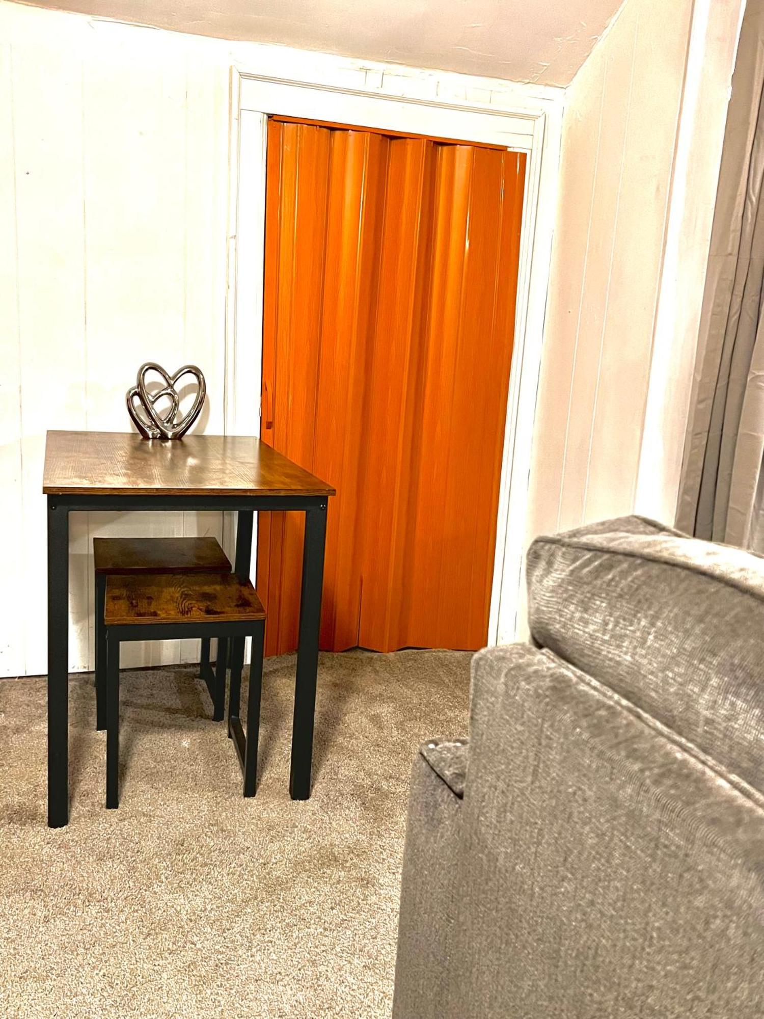 Two Bedroom Villa Studio With Fireplace & Living Room Detroit Exteriér fotografie